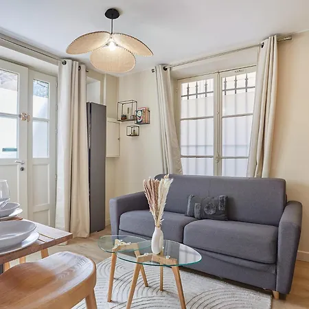 Center Of By Prestige Apartment *