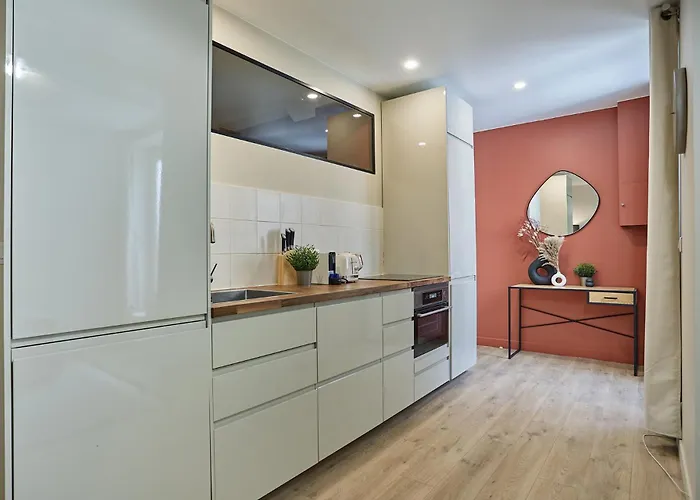 Center Of By Prestige Apartment *